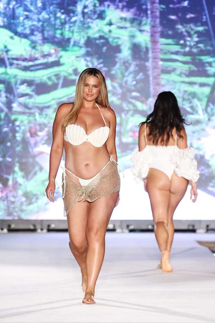 Georgina Burke walks the runway for Sports Illustrated Swimsuit Runway Show During Paraiso Miami Beach on July 16, 2022 in Miami Beach, Florida.